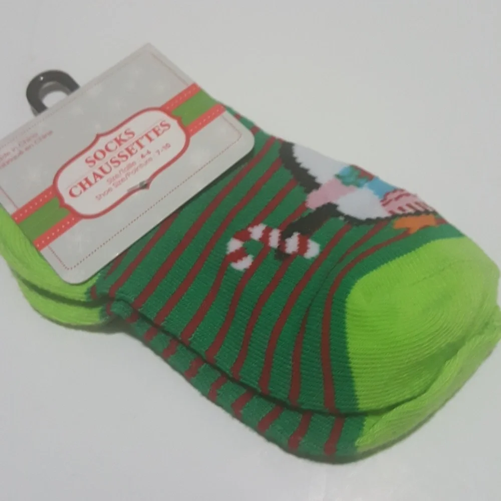 Christmas Kids Penguin Holiday Socks Size 4-6